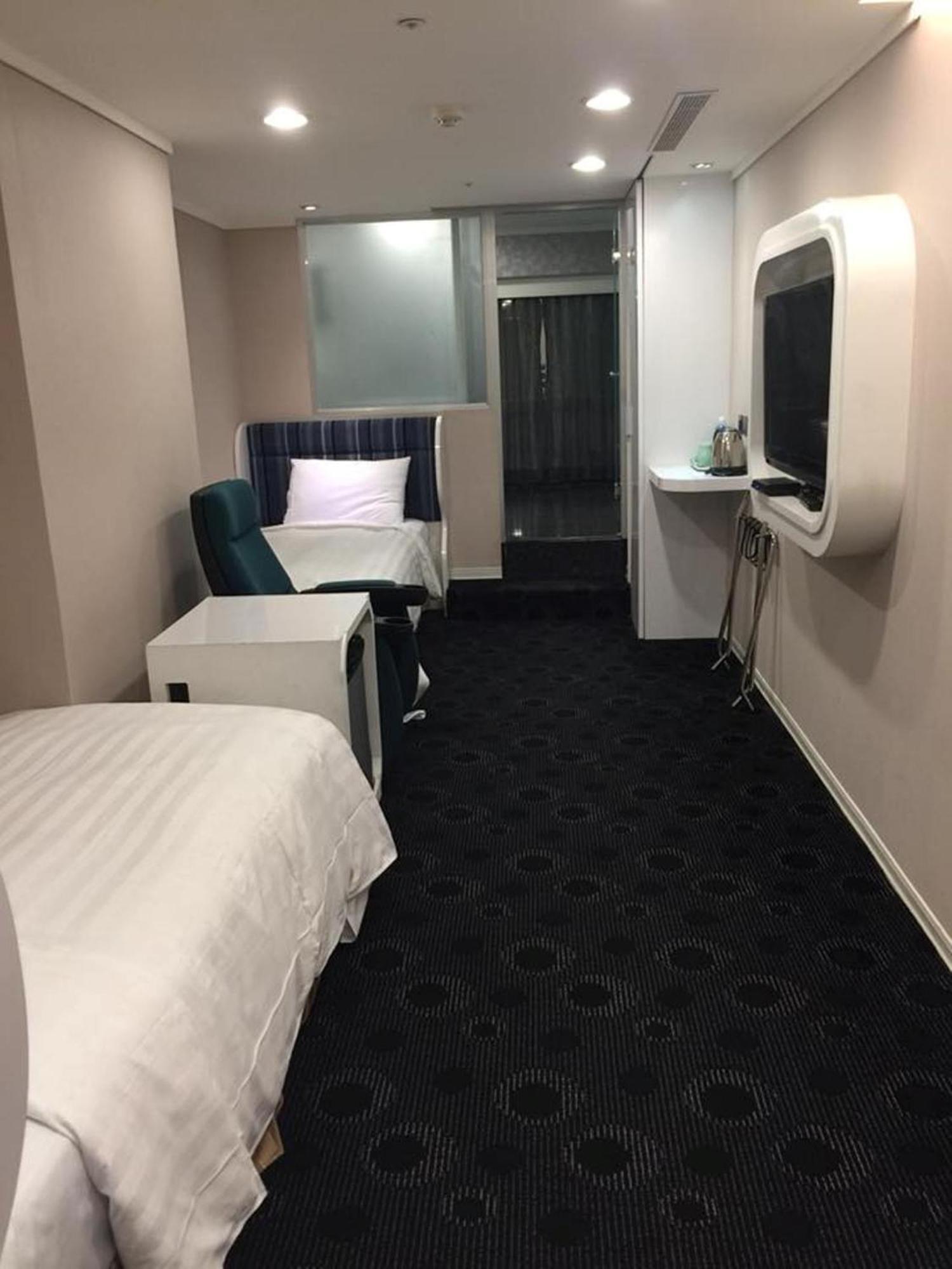 Ximen Airline Hotel Taipei Exterior photo