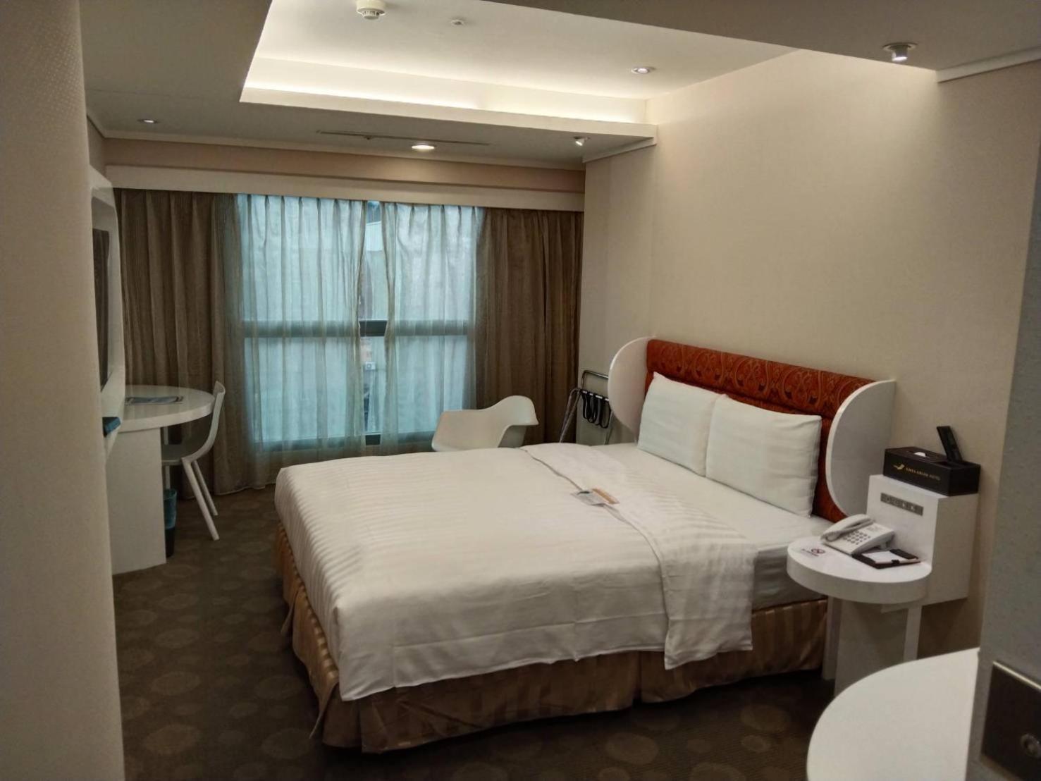 Ximen Airline Hotel Taipei Exterior photo