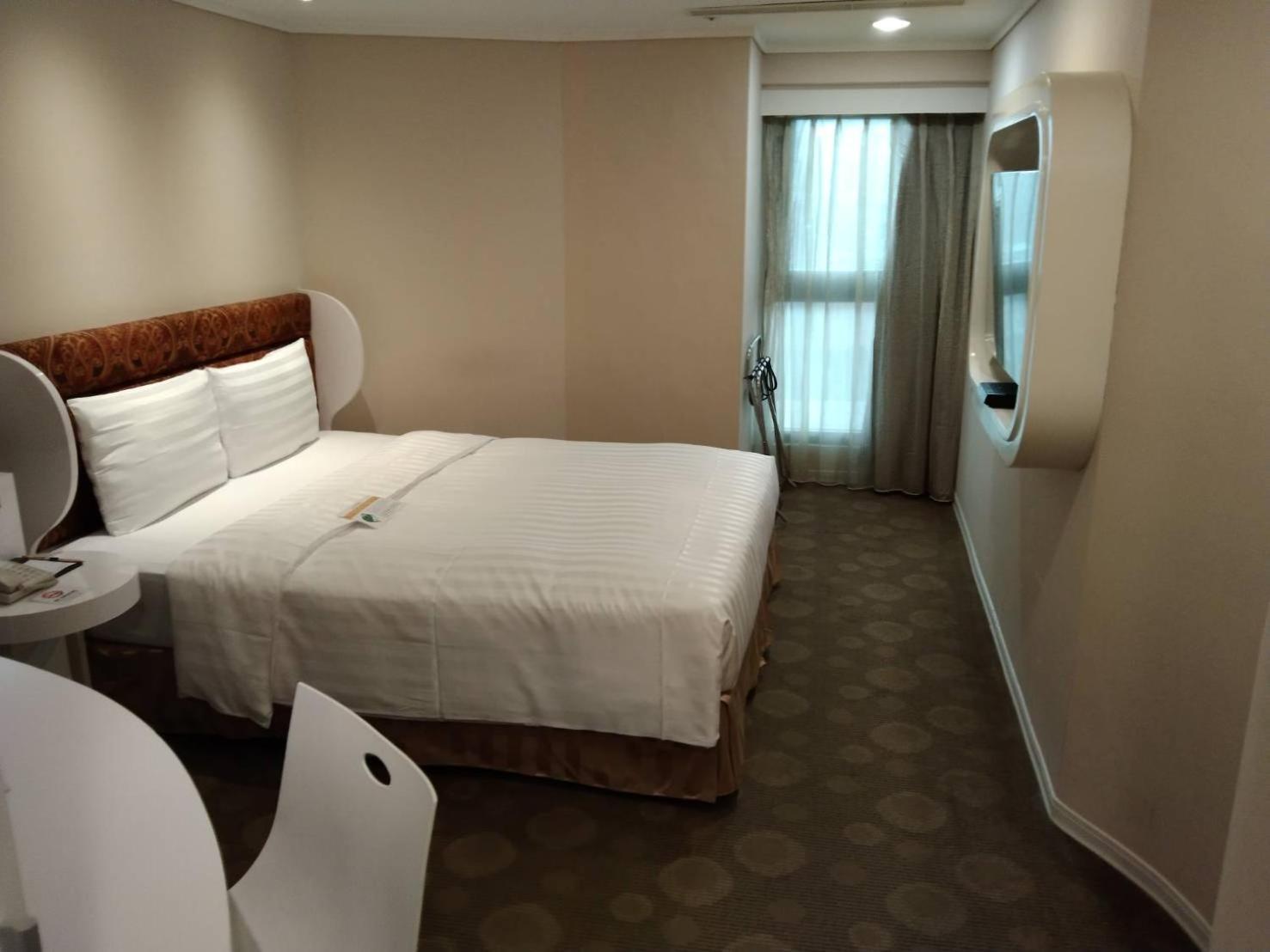 Ximen Airline Hotel Taipei Exterior photo