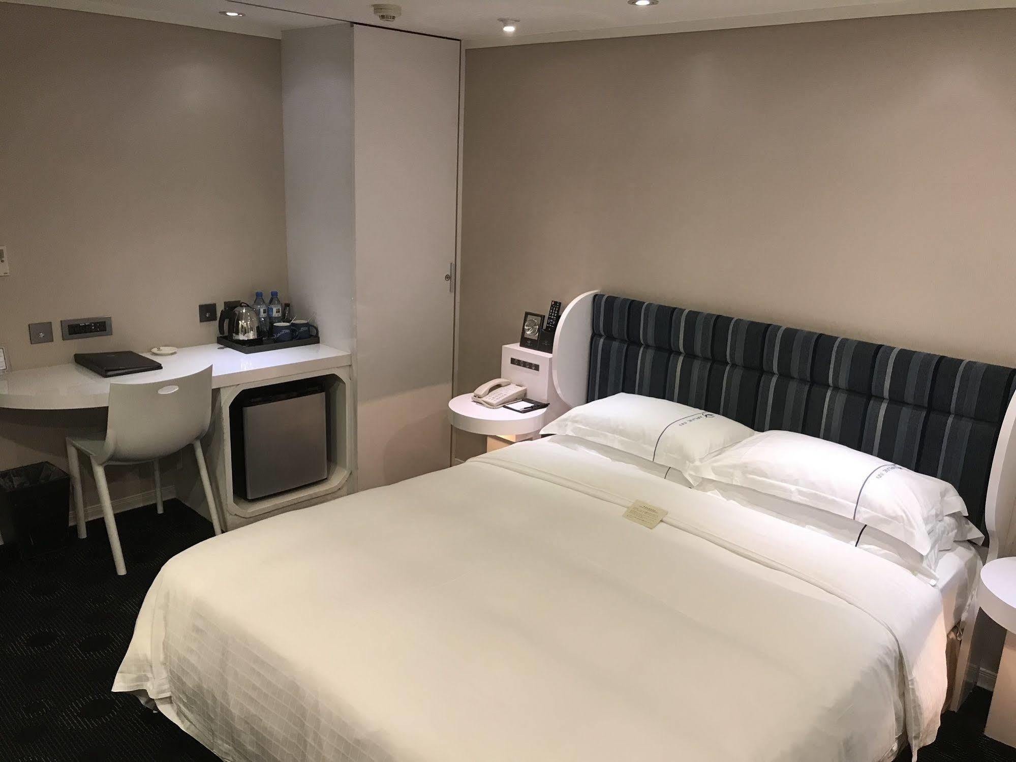 Ximen Airline Hotel Taipei Exterior photo