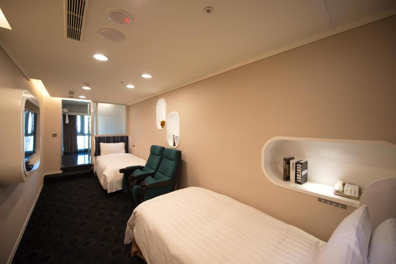 Ximen Airline Hotel Taipei Exterior photo